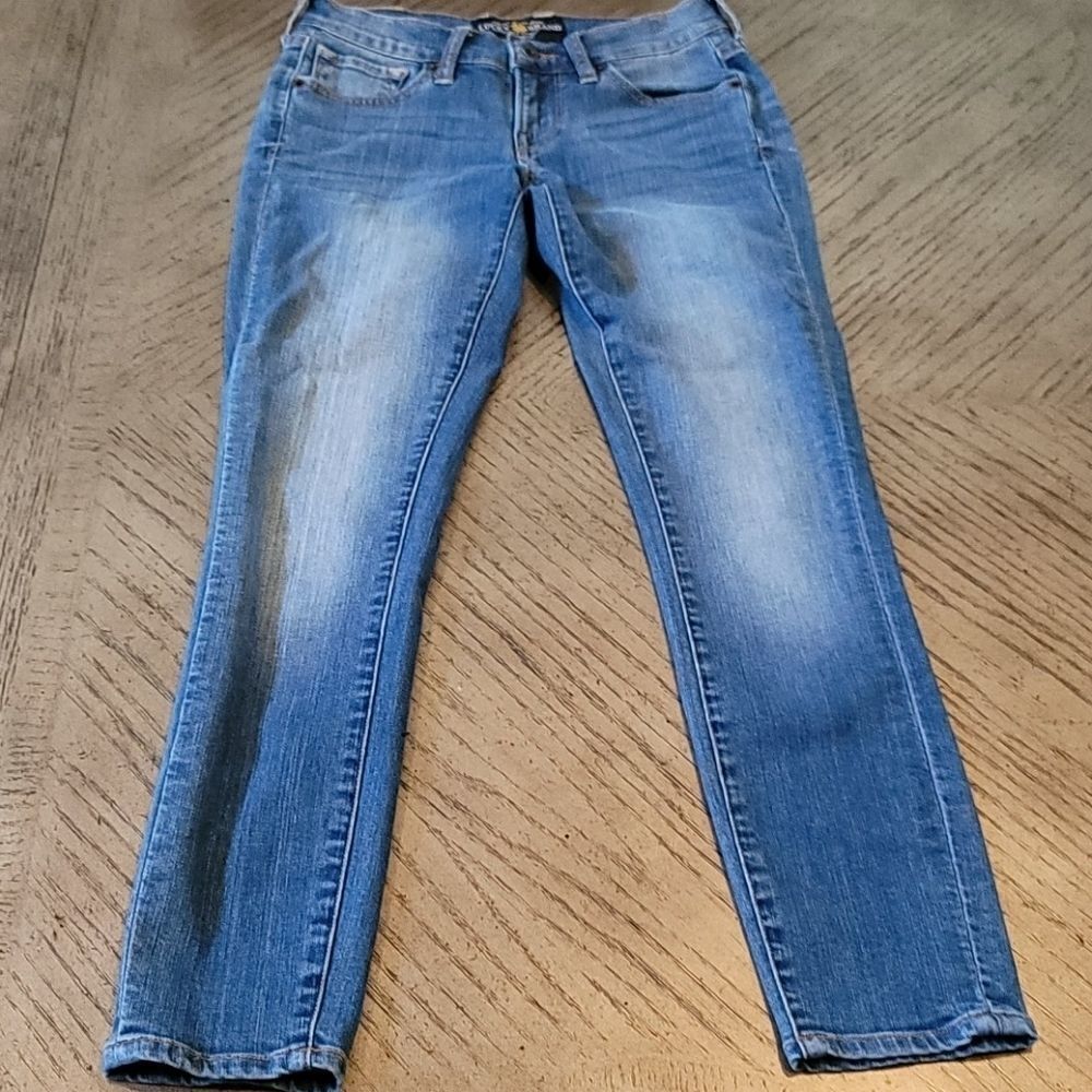 Lucky brand Charlie capri jeans size 0/24💙